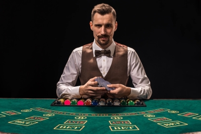 Hou jij van het casinoleven en gezelligheid? Misschien is freelance croupier aan huis wel jouw roeping: dit is hoe je jezelf op de markt zet!