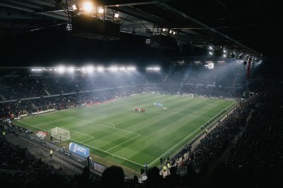 Bookmakers zien PSV winnen, experts geloven in Ajax